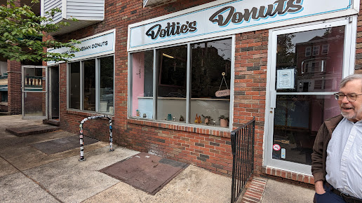 Dottie's Donuts - Springfield Ave